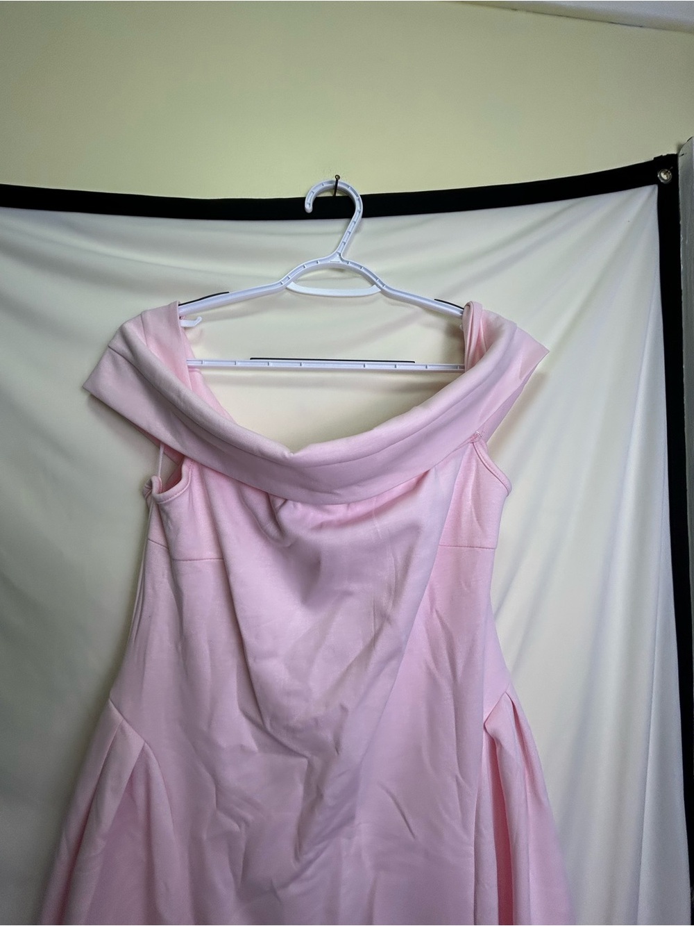 Off-Shoulder Pink Midi Dress - Picture 5 of 16